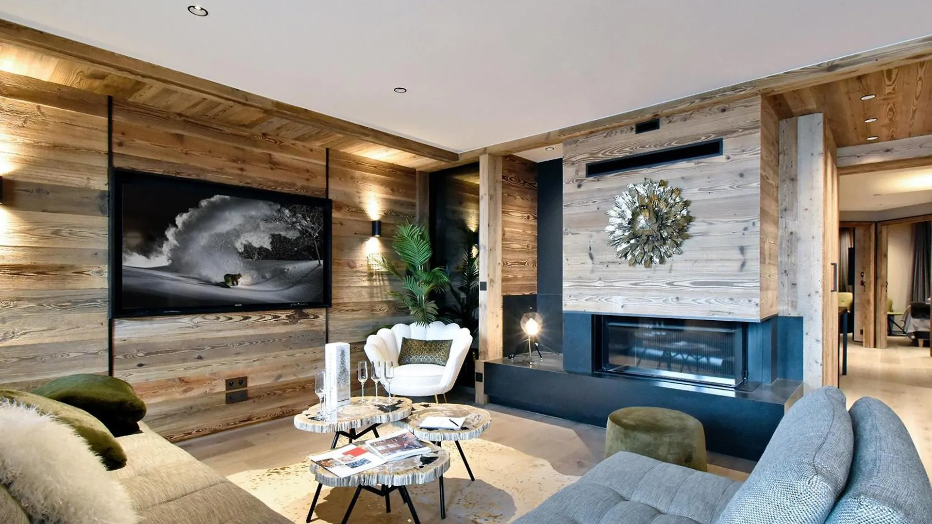 Meribel : Superbe Appartement De 140M², 4 Chambres, Acces Pistes, Cheminee, Wifi, Parking - Fr-1-613-25 צרפת